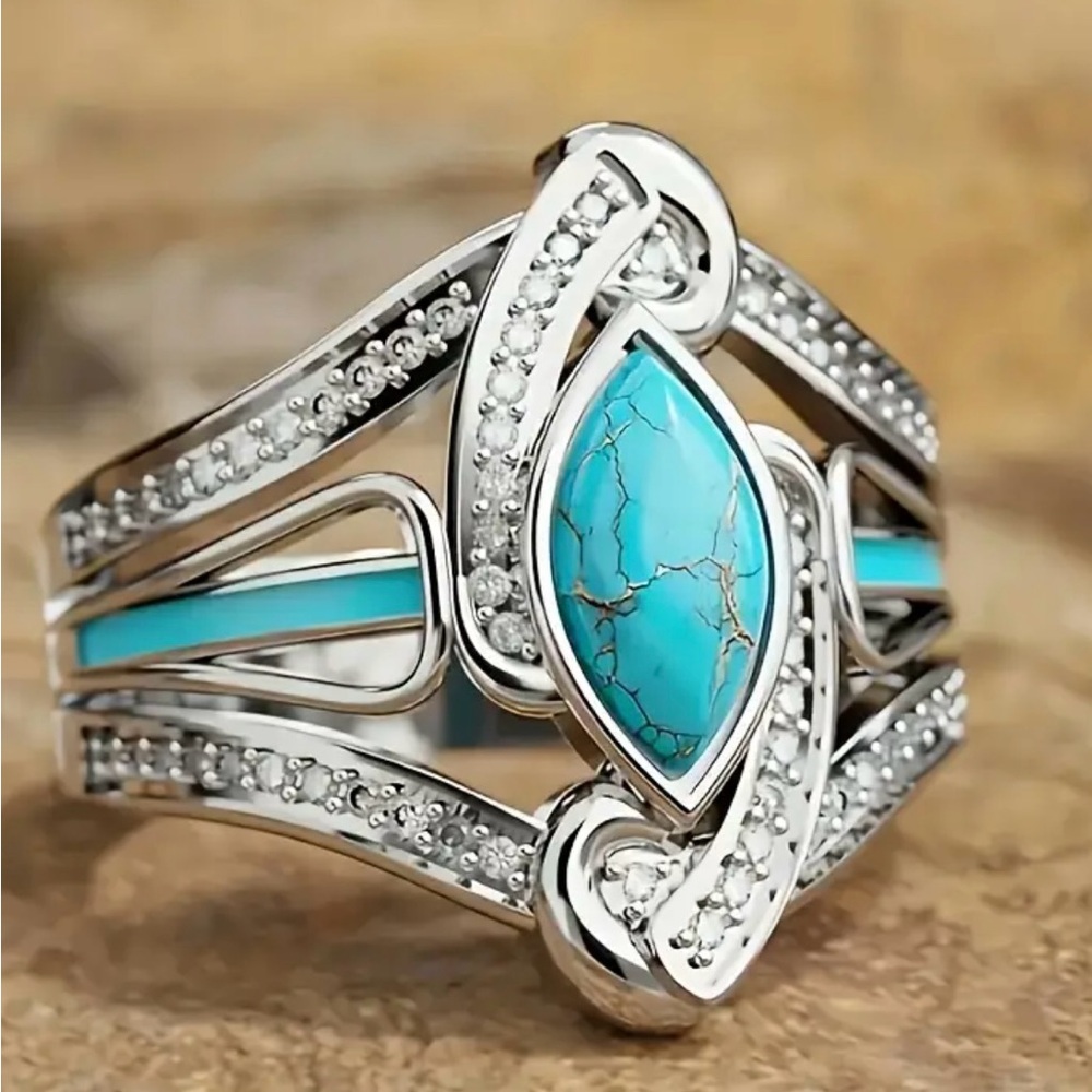 Elegant Silver and Turquoise Women's Ring